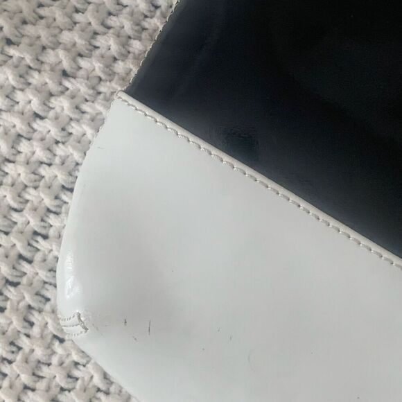 Lands End Patent Leather Mod Tote Bag Black w/White Snap Close Top Cotton Lining - Picture 8 of 16